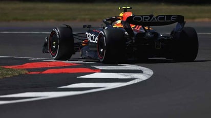 Checo, por detrás de Verstappen en primer libre de Silverstone