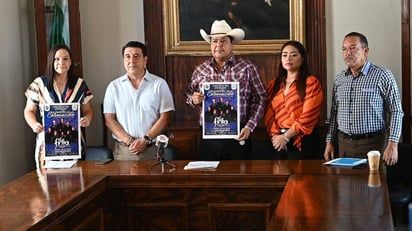 Autoridades y comité organizador presentan la cartelera para la Feria de la Uva 2023