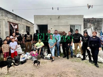 PCC y policia municipal hace labor social, entregan despensa en la colonia Monte Viejo