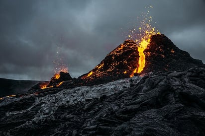 Entra en erupción el volcán Fagradalsfjall en Islandia