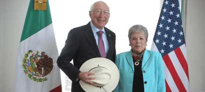 Canciller Alicia Bárcena aborda temas con embajador Ken Salazar como “socios, amigos y vecinos”