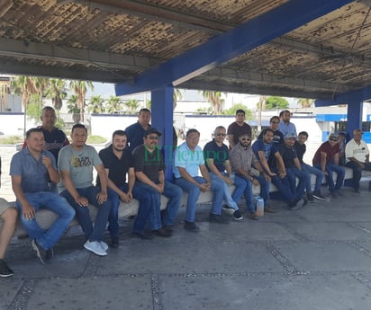 Empleados de almacén general siguen en paro de labores