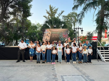 Casa de la Cultura clausura talleres artísticos en la plaza de San Buena