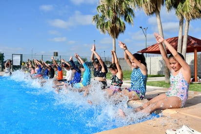 Aprovechan niños y jóvenes campamentos deportivos 