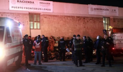 Piden activistas desaparecer estaciones del INM; denuncian en Senado incendios y motines en las estancias