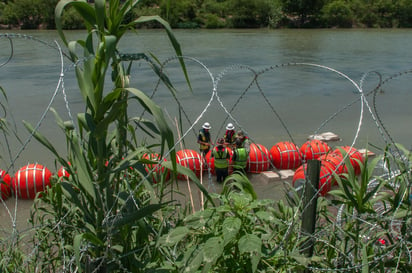 Avanza proceso de instalación de boyas flotantes 