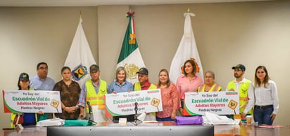 Escuadrón vial de Piedras Negras recibe estímulo económico 