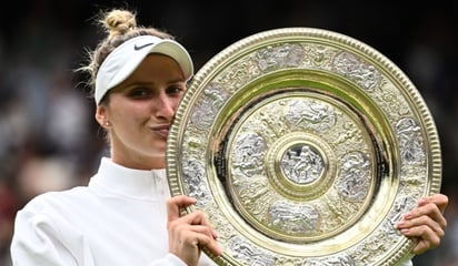 ¡Saluden a la reina! Markéta Vondroušová se corona en Wimbledon