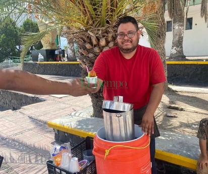 Jorge Espinoza: con la nieve de garrafa busco el sustento diario