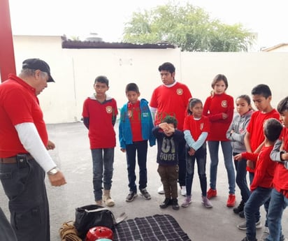 Unión de Bomberos inicia curso de verano para niños y adolescentes