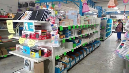 Buscarán descuentos en papelerías ante la crisis