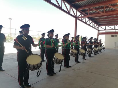 Casa Meced cuenta con una excelente banda de guerra y escolta