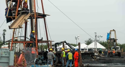 Mina El Pinabete: A casi un año del derrumbe, continúan pruebas para evitar que entre agua y recuperar cuerpos de mineros