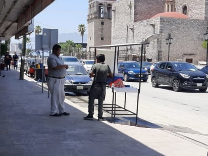 Desborde de drenaje afecta a comerciantes de la Zona Centro 