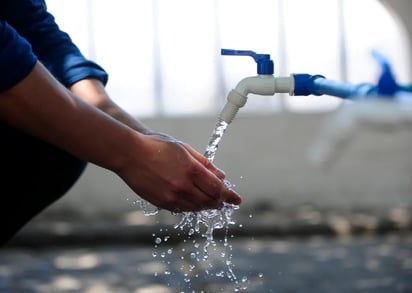 Demanda agua gratis para usuarios