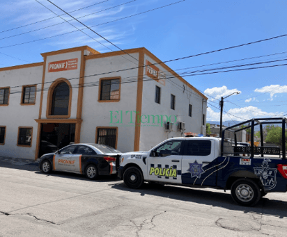 Niño pide ayuda a su padre porque mamá lo maltrata