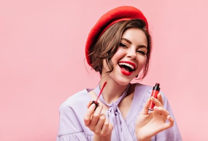 Así de sencillo puedes hacer un lip gloss personalizado: Haz un lip gloss con ingredientes naturales sin salir de tu casa.