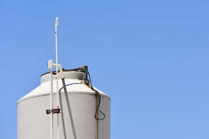 ¿Con qué frecuencia se debe limpiar el tanque de agua de la casa?