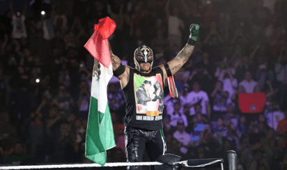 Rey Mysterio cae ante Roman Reigns con incursión de Dominik