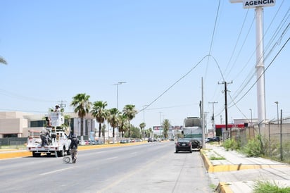 Alumbrado público se prepara para la feria de Agosto, garantizando una red eléctrica eficiente