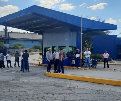 Leija: No se abrirán accesos a AHMSA; Que paguen las semanas enteras que faltan