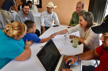 Ayuntamiento de PN lleva beneficios a El Ejido San Isidro en campaña 'Miércoles en tu Ejido'