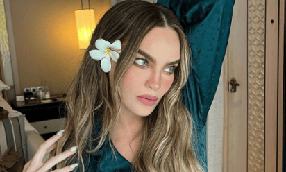 Belinda enciende las redes con vestido blanco de escote profundo