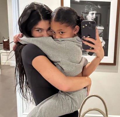 Kylie Jenner dice que no quiere que Stormi se opere joven