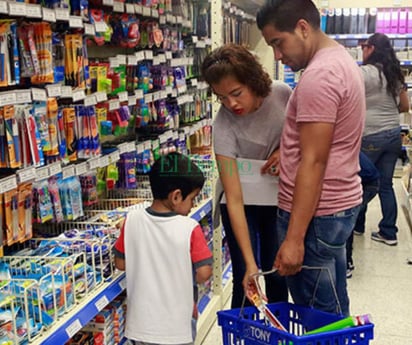 Padres de familia no han ahorrado para las listas escolares de sus hijos ante el regreso a clases