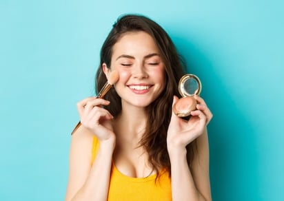 Luce hermosa este verano con estas ideas de maquillaje natural: Resalta tu belleza de manera natural con estas tendencias de maquillaje ligero, te encantarán.