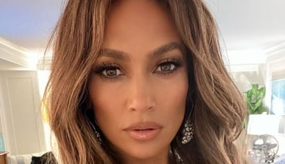 JLo modela bonita lencería en tendencia y causa furor en redes