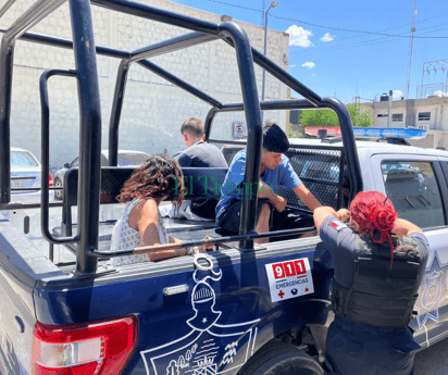 Tercia de adictos fumaban marihuana en la vía pública de Las Flores 