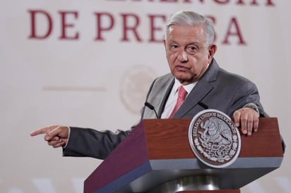 AMLO: Rechazan libros por consigna, ni los han leído 