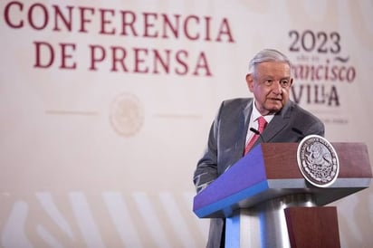 'Es un acto inhumano': AMLO pide a gobernador de Texas retirar boyas del Río Bravo tras muerte de dos migrantes