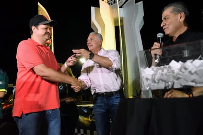 Reciben en Torreón a corredores del rally Coahuila 1000 y premian a ganador con un vehículo racer