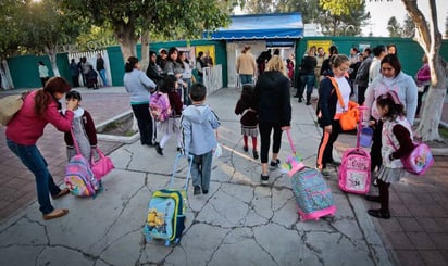 Regreso a clases: ¿Cuál es el peso recomendable para cargar en la mochila escolar?