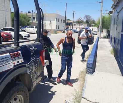 Esposa lo manda encerrar por andar en 'la jarra' con vecinas