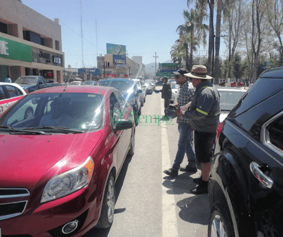 Trabajadores sindicalizados de AHMSA botean en la Zona Centro