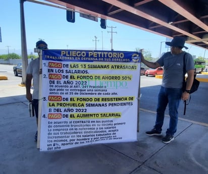 Obreros muestran pliego petitorio en boteo