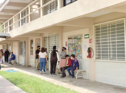 Becas UAC de 10 pesos se incrementan de 40 a 170 por la crisis de AHMSA