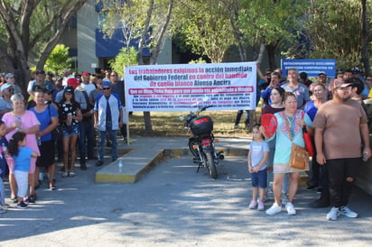 Obreros amenazan con bloquear Puentes Internacionales de Piedras Negras 