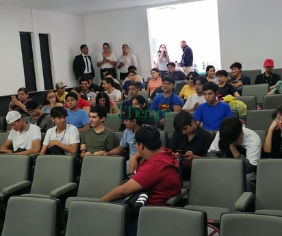 FIME da la bienvenida a los alumnos de nuevo ingreso de sistemas computacionales