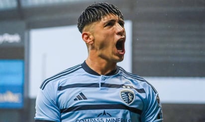 Alan Pulido se queda en la MLS; rechaza a Chivas tras jugoso contrato del Sporting Kansas City