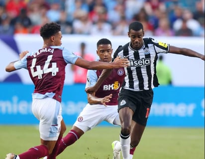 Newcastle vence a Aston Villa