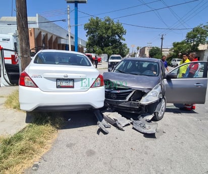 Conductor provoca choque y queda lesionado en Frontera