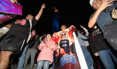 Captan momento exacto del festejo por Wendy en Zona Rosa; fiesta terminó en el Ángel