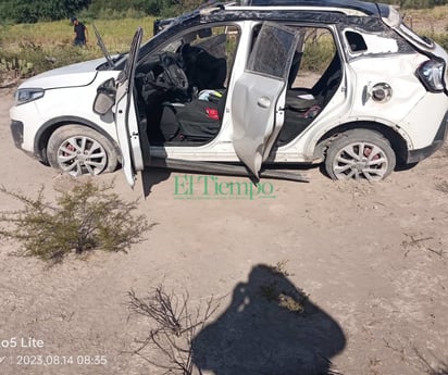 Conductora sufre volcadura en la Monclova-Saltillo