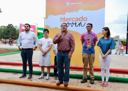 Todo un éxito resultó el 1er. Mercado Joven de emprendedores