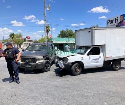 Apresurado conductor ignora alto y provoca choque en la Chinameca