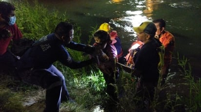 Mujer se salva de morir ahogada junto a su bebé 